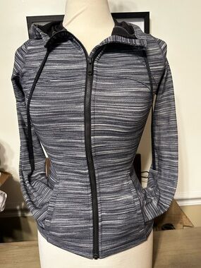 lululemon athletica Black and White Hooded Define Jacket  (Size 4)